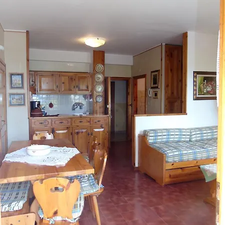 Hotel apartamentowy Al Lago C.r.b N18 Manerba D/g *