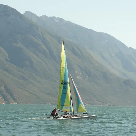 Al Lago C.r.b N18 Manerba D/g شقة فندقية *