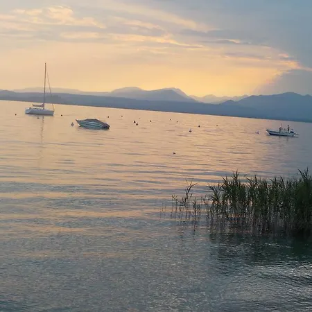 Al Lago C.r.b N18 Manerba D/g مانربا ديل جاردا